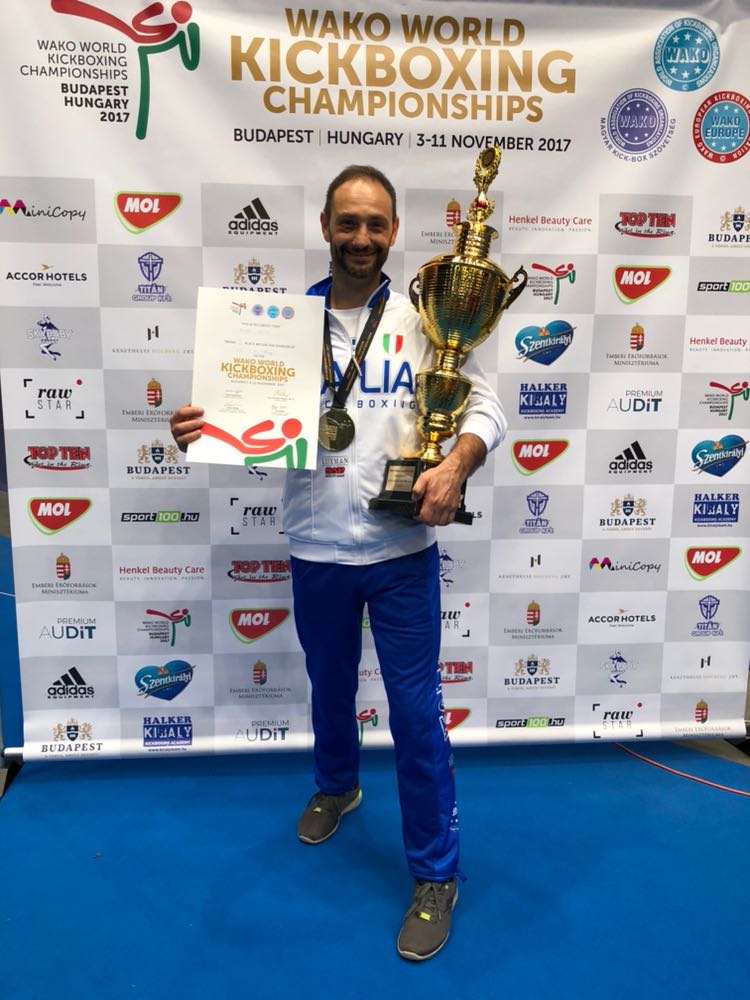 Il campione mondiale di kick boxing «Disciplina che insegna il rispetto»