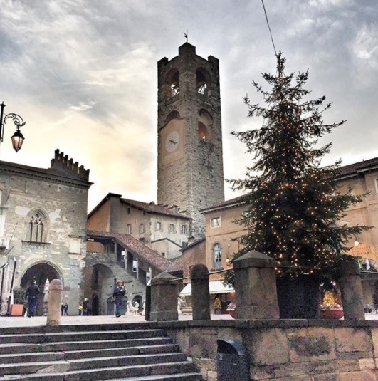 Piazza Vecchia – Pieri Minali