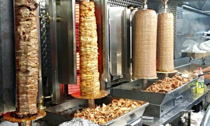 Controlli nei locali di Bergamo, sanzioni a due kebab e un’attività sospesa