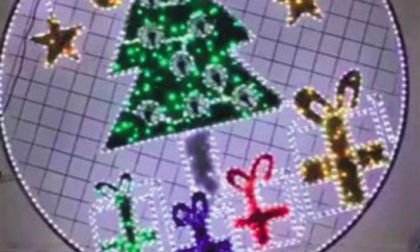 Seriate, alunni e (poche) botteghe accendono il Natale per le strade