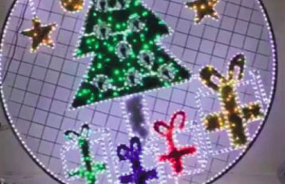 Seriate, alunni e (poche) botteghe accendono il Natale per le strade