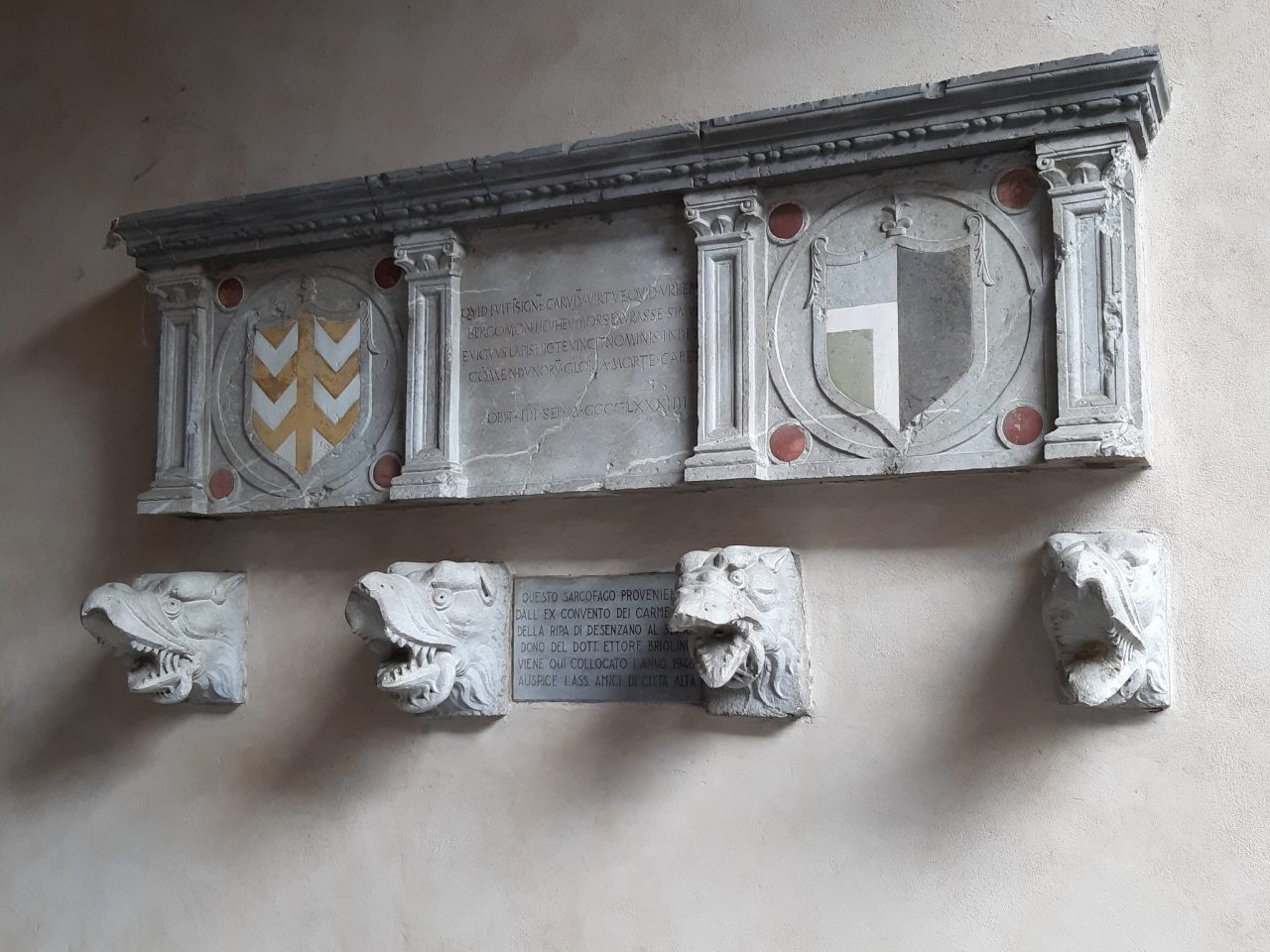 Lo scalone di Piazza Vecchia Cose curiose da scoprire