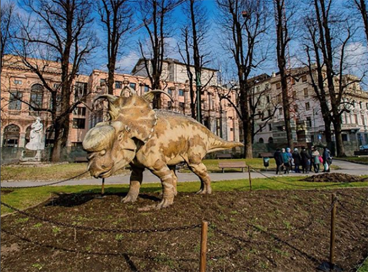 I dinosauri in città già star del web Le installazioni spopolano sui social