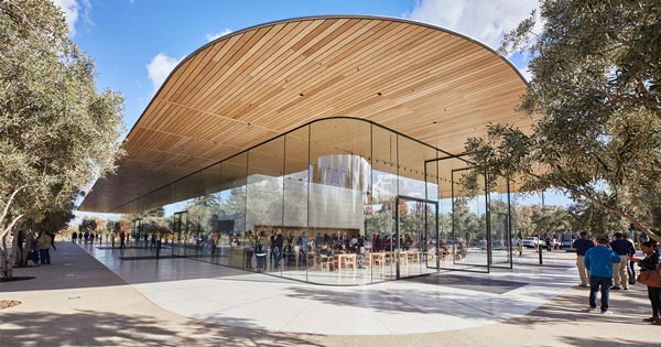 Apple, i dipendenti vanno a sbattere contro i vetri della sede futuristica