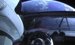 La supercar di Elon Musk è in orbita e fa l'occhiolino al turismo spaziale