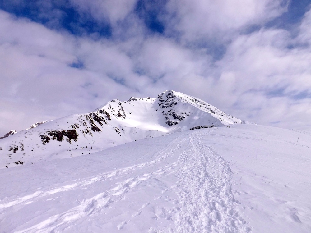 La salita al Rifugio Capanna con tutte le perle sul cammino