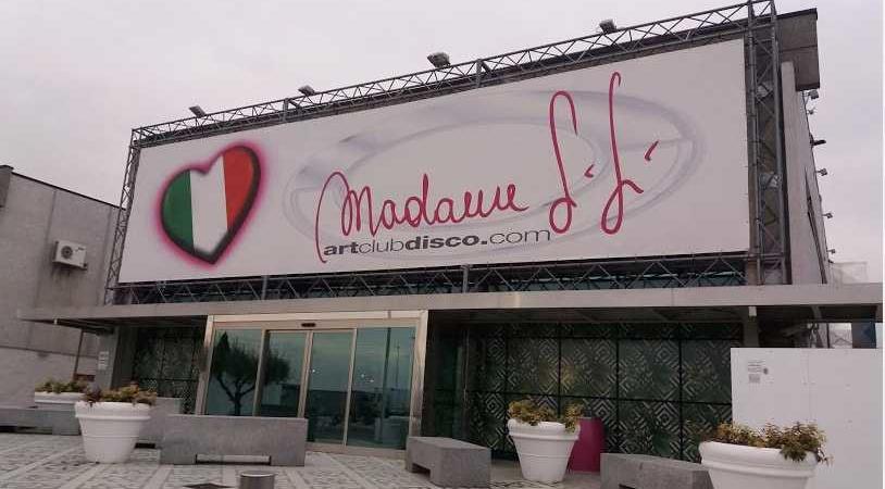 L’incubo della discoteca in fiamme Il racconto di Greta a Desenzano
