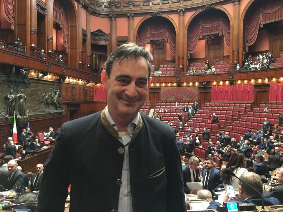 Belotti, (dis)avventure da onorevole Tempi duri a Roma se si ama la Dea