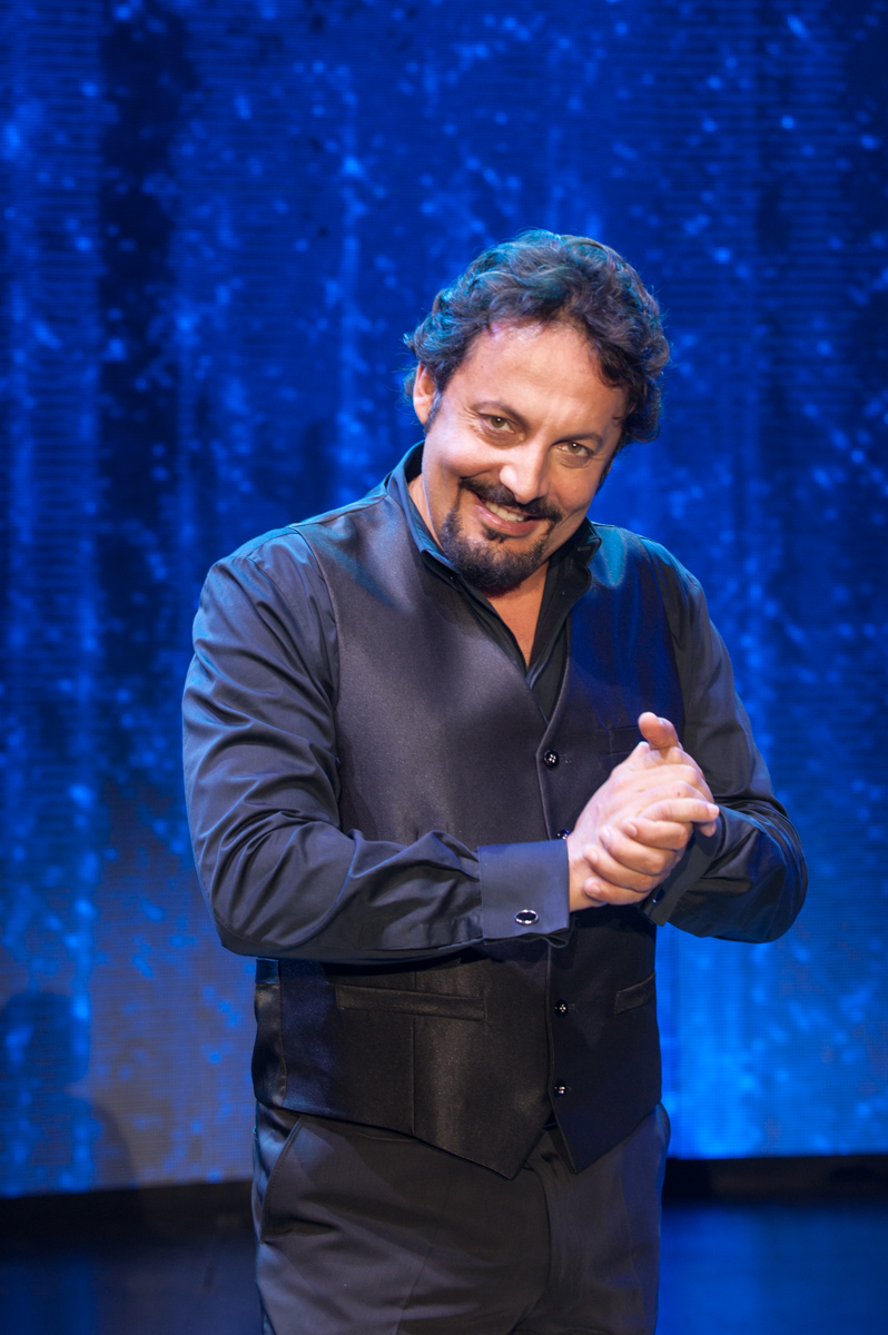 Enrico Brignano, un mattatore nato Già faceva ridere gli amici a scuola