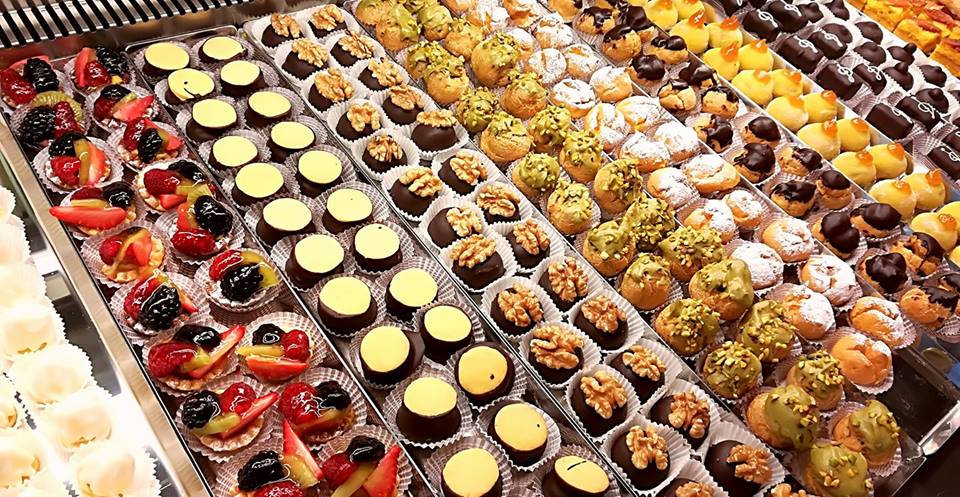 Giada e Mauro, due giovani titolari E la Pasticceria Salvi è più dolce