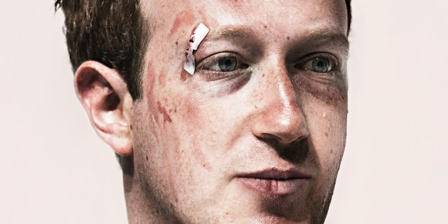 Mark Zuckerberg con cerotti e lividi Foto di una crisi (e le sue ragioni)