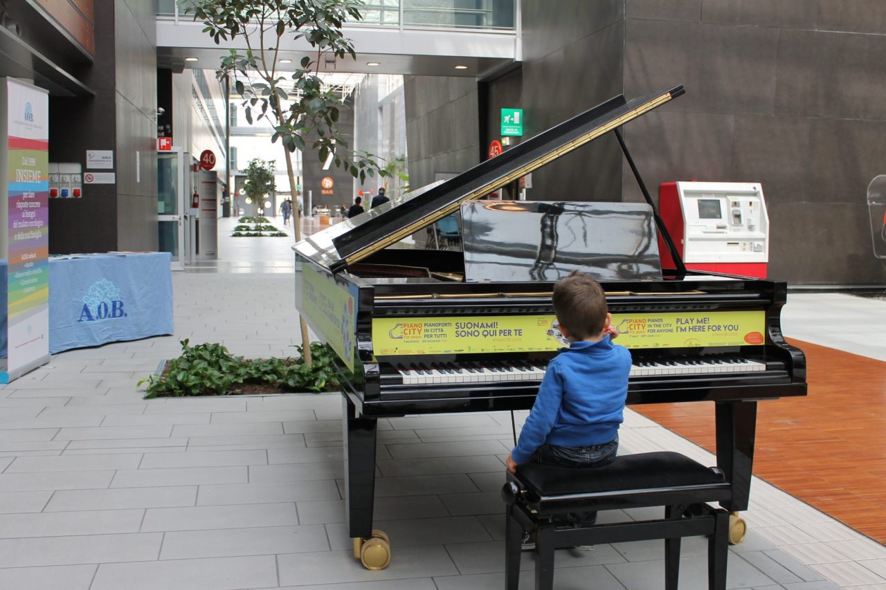 Pianoforti in libertà a Bergamo Un mese con Pianocity for Peace
