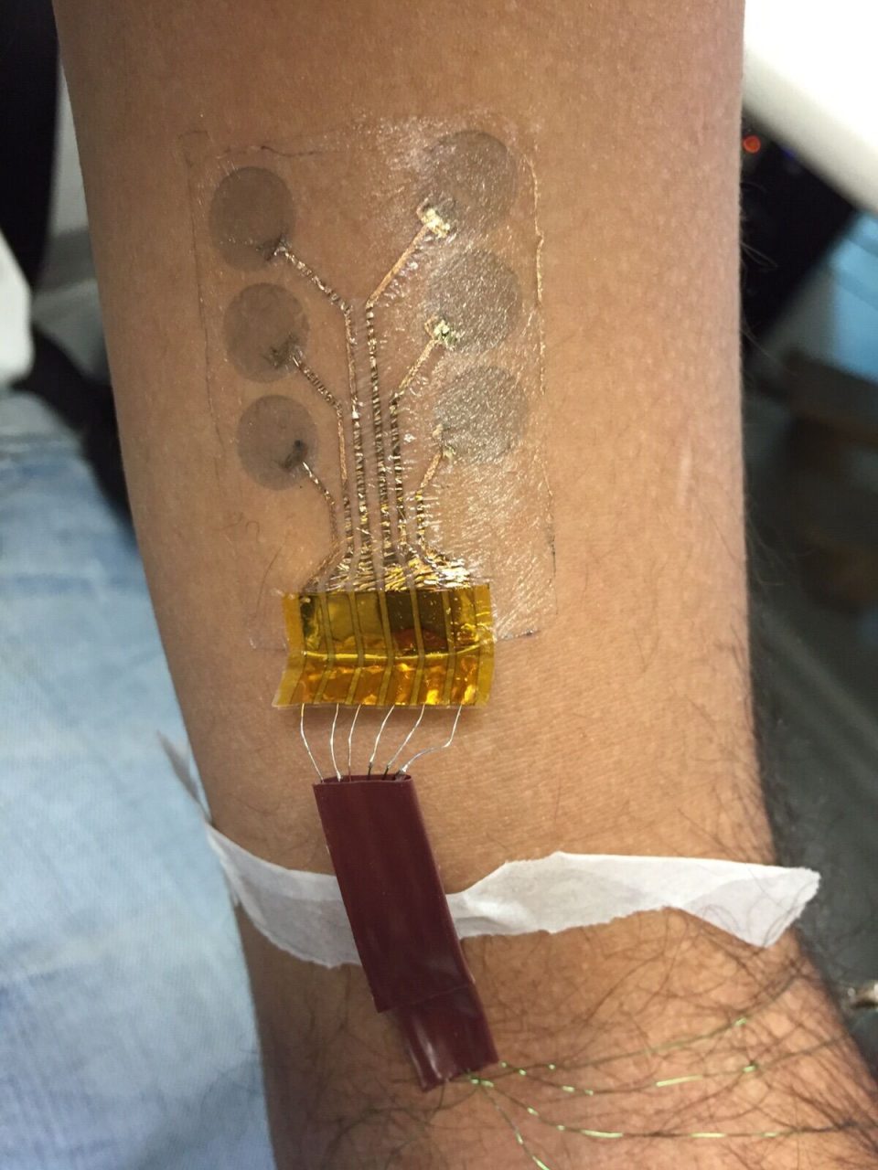 Il futuro dell‘elettrocardiogramma è in un tatuaggio (stile trasferelli)