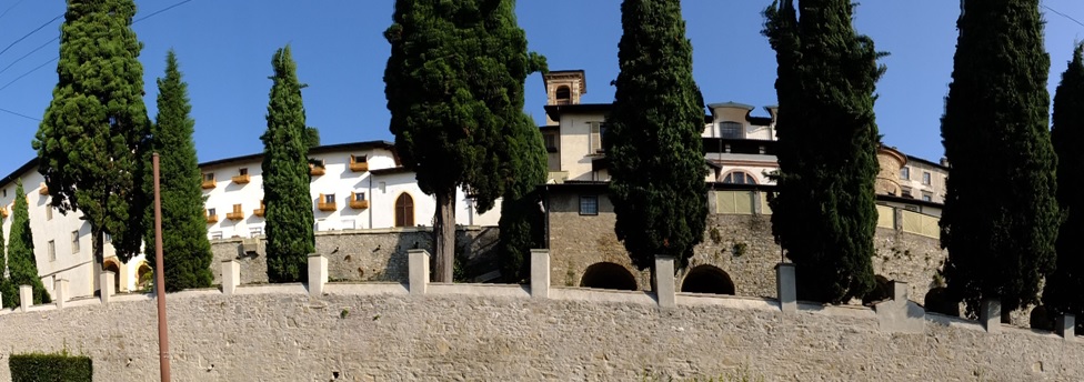 Dentro al monastero di Santa Grata