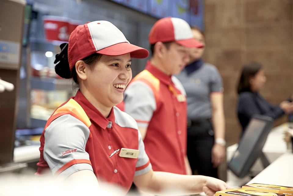 Jollibee, è mania fast food filippino in quel di Piazza Diaz a Milano