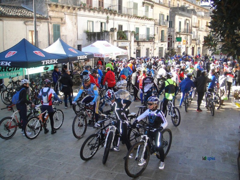 Grassobbio, si pedala per la vita perché non manchi una goccia