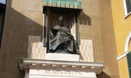 Quando la statua di Papa Giovanni tornò a benedire la sua gente