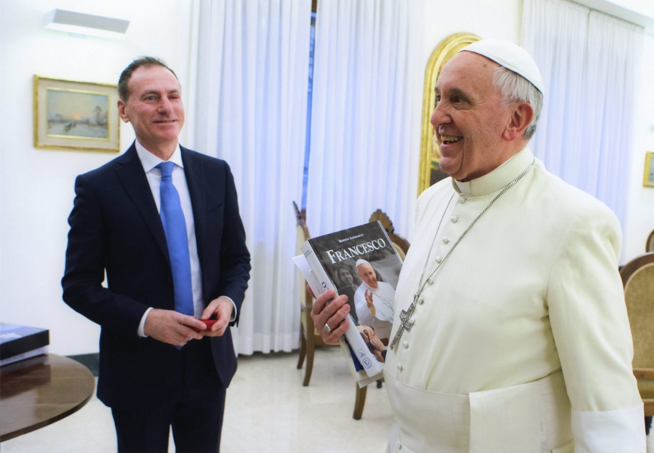 Alborghetti, il (bravo) giornalista che si è messo a tavola con il Papa