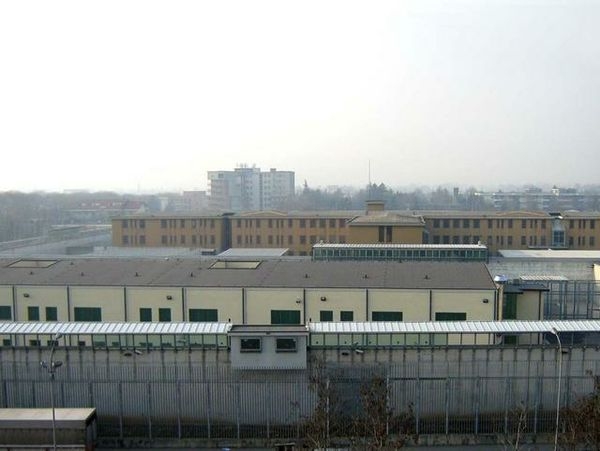 Disordini domenica nel carcere di via Gleno, la denuncia del sindacato