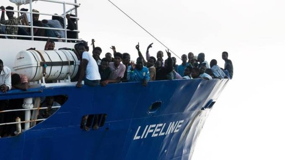 Cosa fanno le ong nel Mediterraneo (e perché e come e quanto)