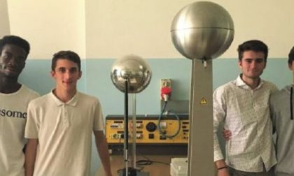 La festa delle idee al Majorana Dai games vintage ai Majo robot