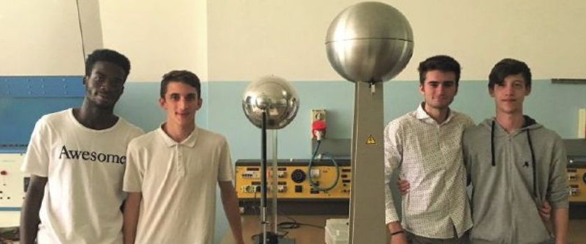 La festa delle idee al Majorana Dai games vintage ai Majo robot