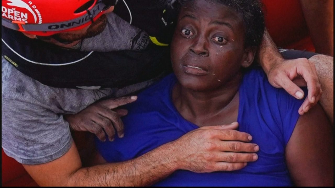 Cinque notizie che non lo erano Tipo la naufraga con lo smalto