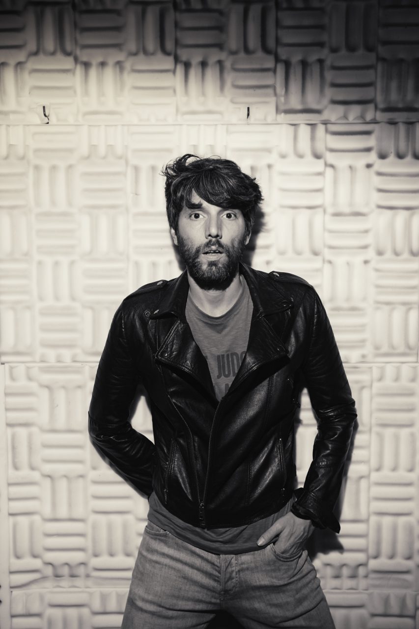 Ad Ambria il Bugo della hit C’è crisi  Un fiume (Brembo) di bella musica