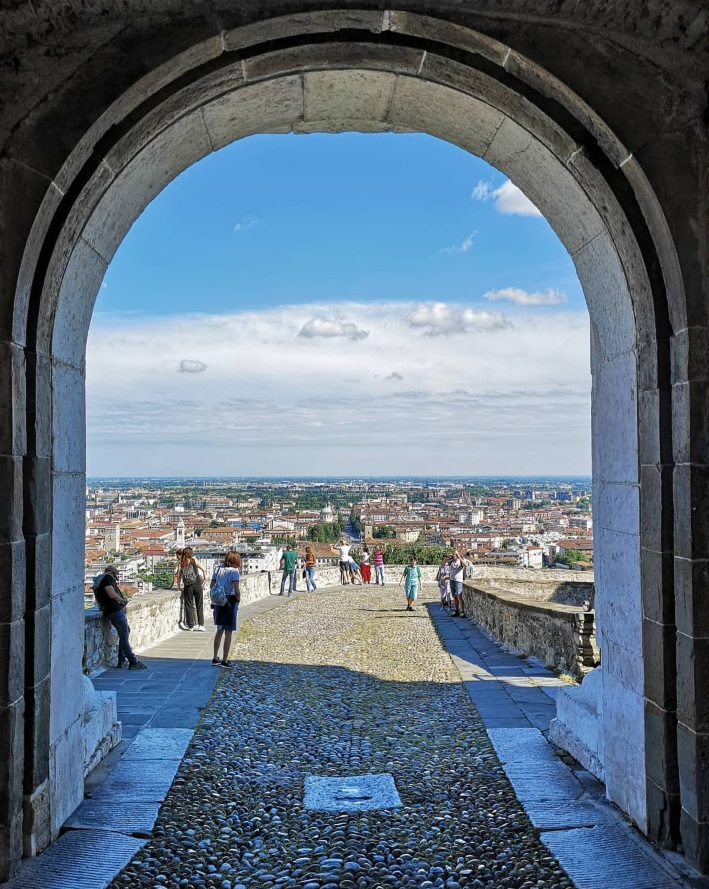 Apriti cielo da Porta San Giacomo – Max Carrè