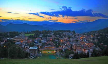 Minorenni aggrediscono altri giovani in centro a Selvino: trauma cranico per un ragazzo