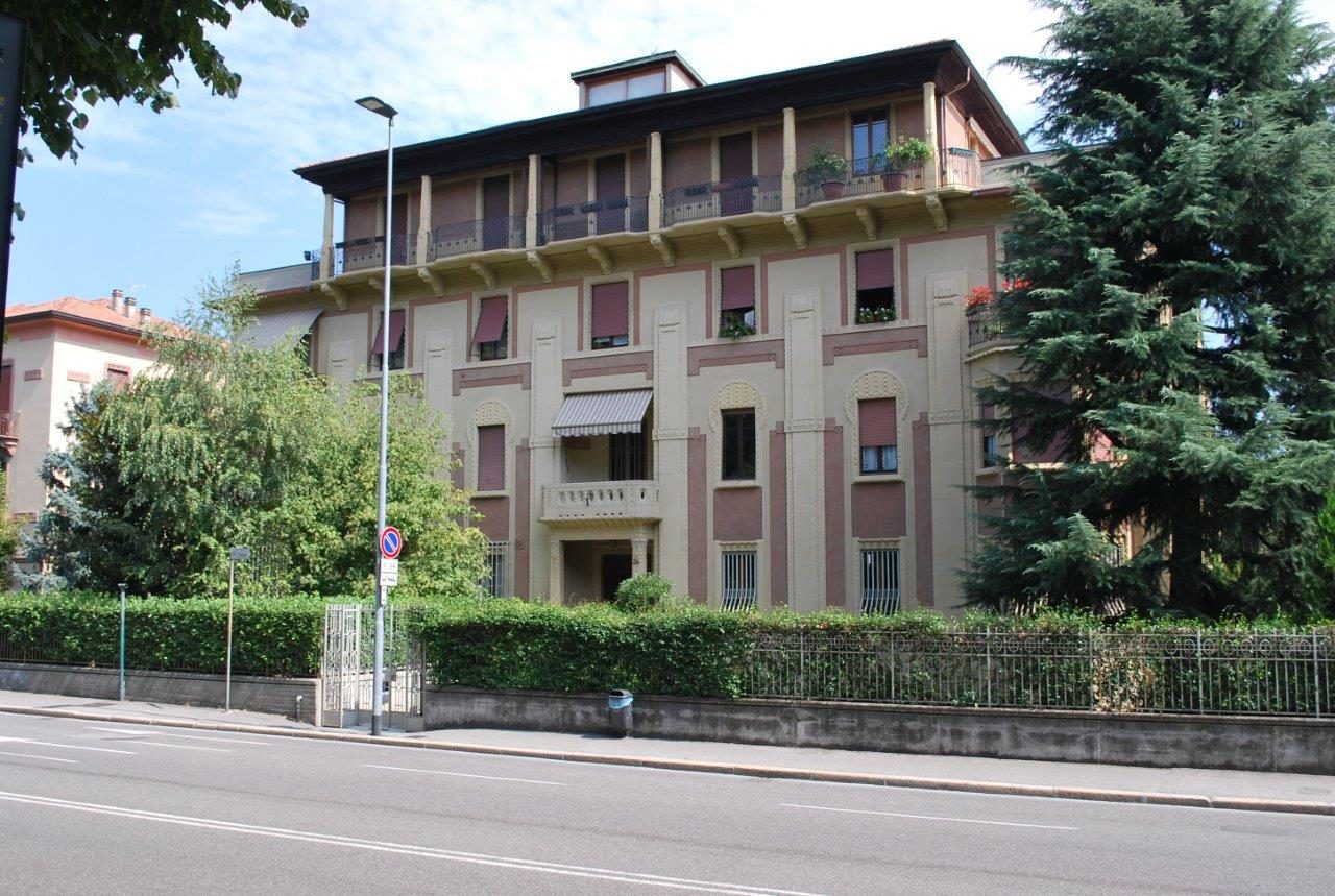 Via Frizzoni 24, l’edificio liberty è tornato all’antico splendore