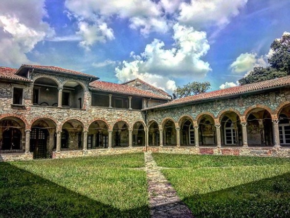 Chiostro di San Francesco – Julius