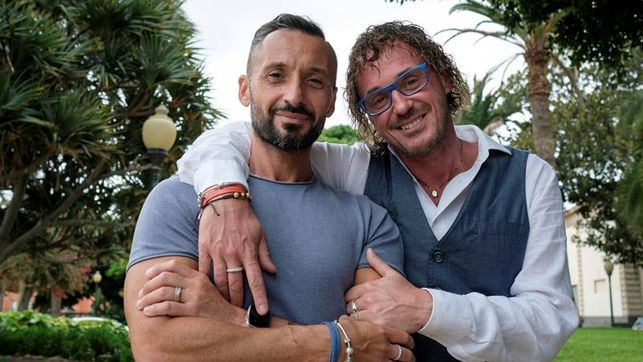 La sfida del prete gay sposato comincia in quel di Grassobbio