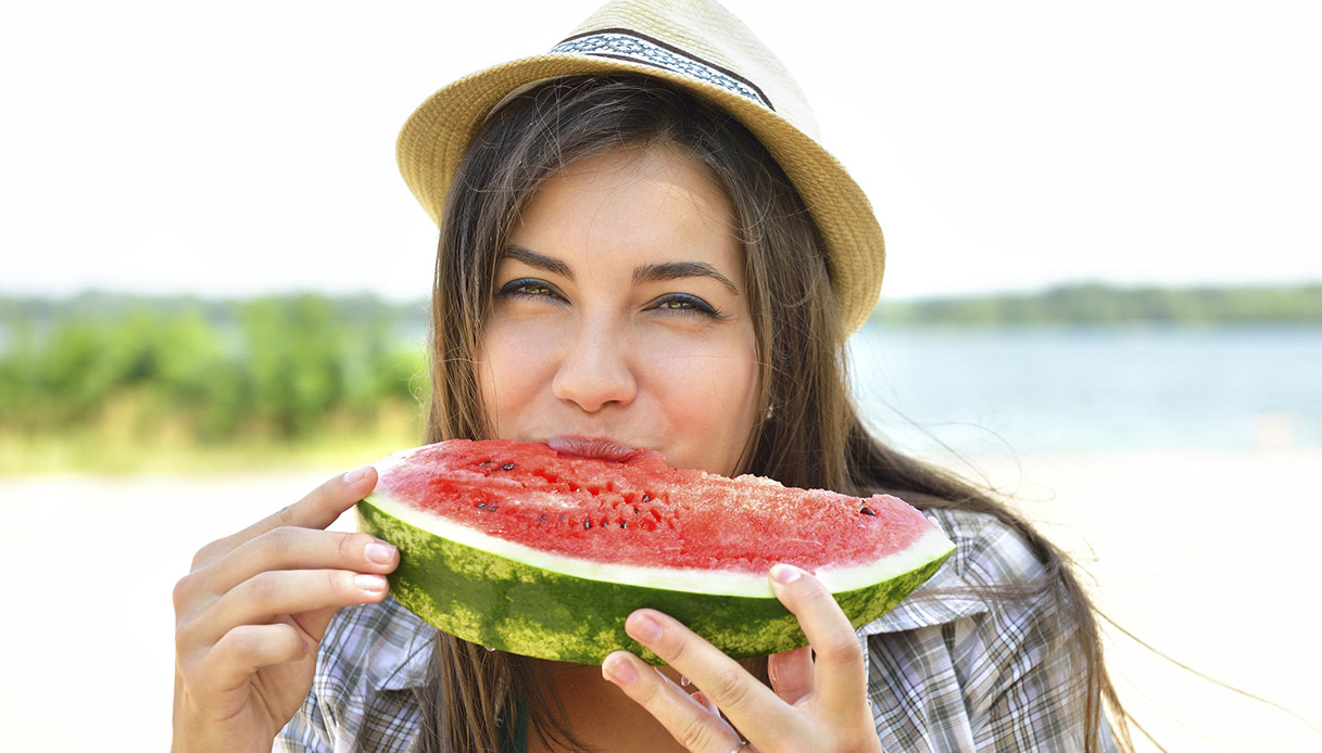 Lasciate perdere le diete ad agosto (scegliete però cibi buoni e light)