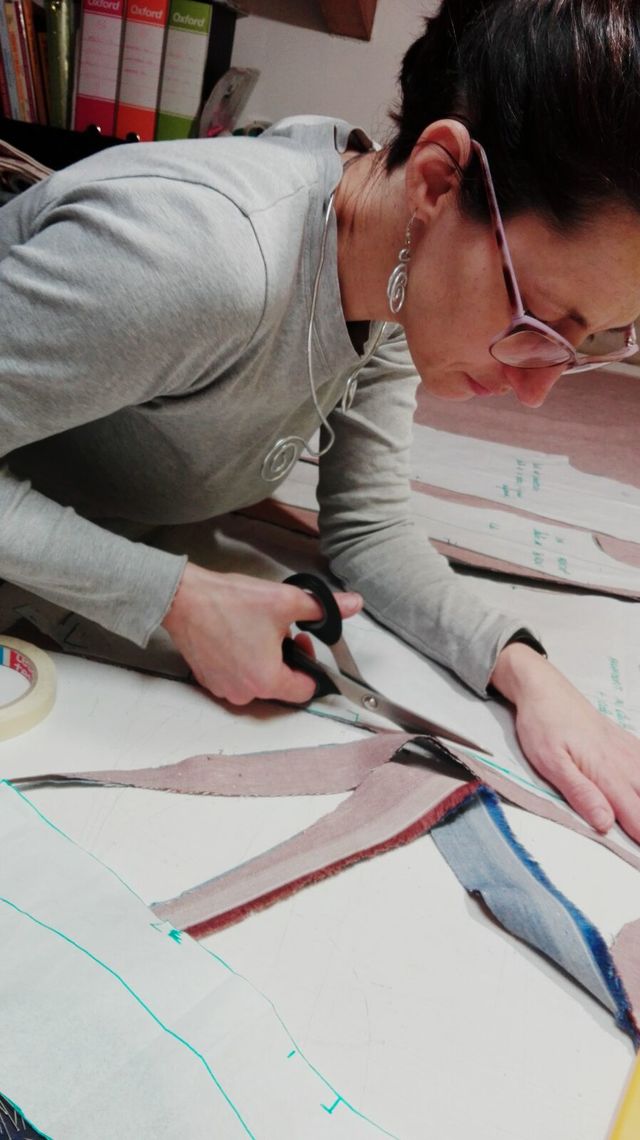 La mansarda in via Toti a Stezzano diventata l’atelier di moda di Chiara