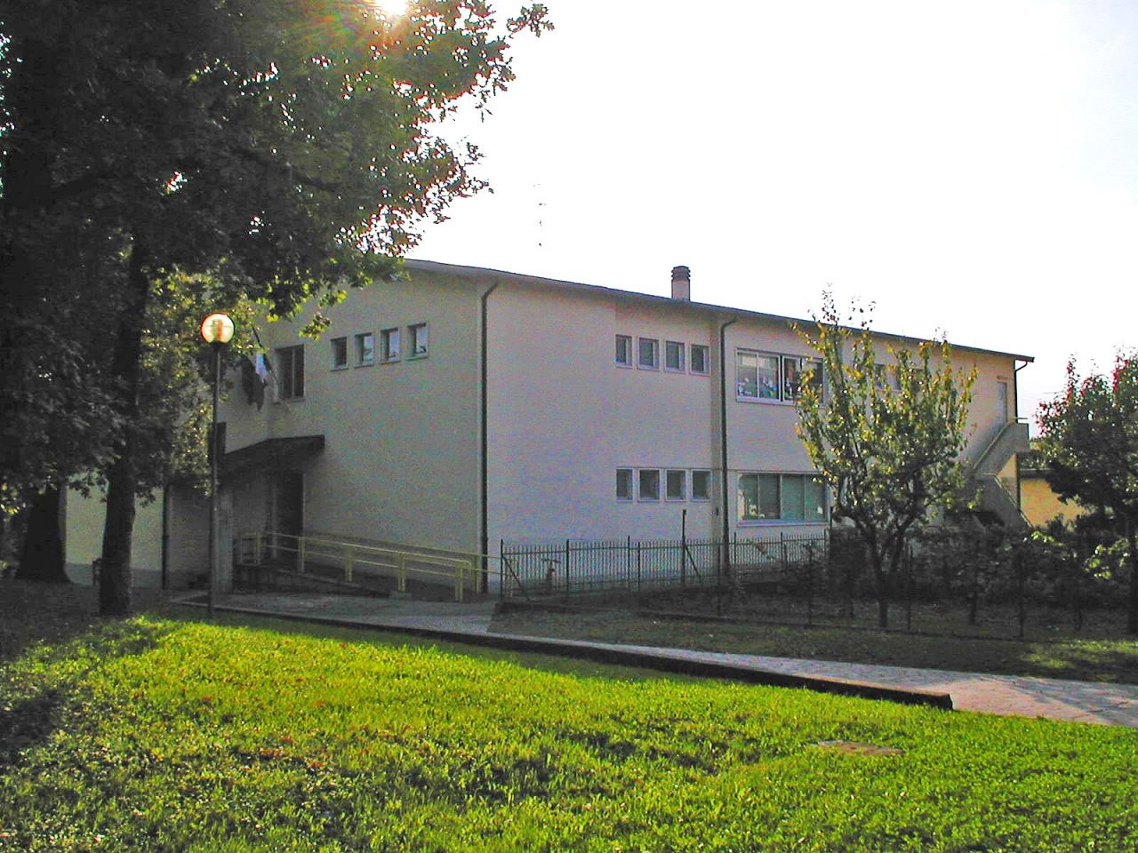 Le sfighe non sono mai finite A Curno c’è amianto nella scuola