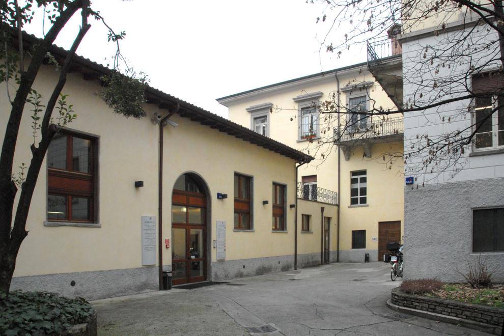 Tra “sfratti e schiaffi”, Bergamo sta maltrattando la scuola