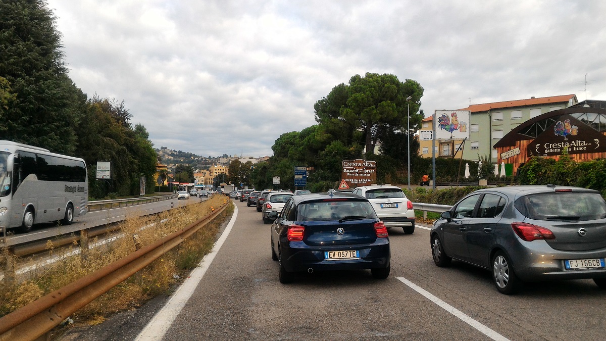 Code in via Autostrada - Bergamo