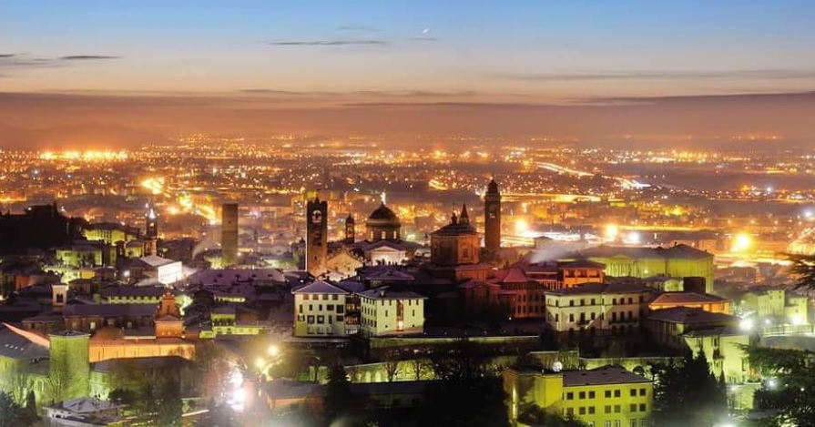 Bergamo (magica) di notte – Paola Orlandini
