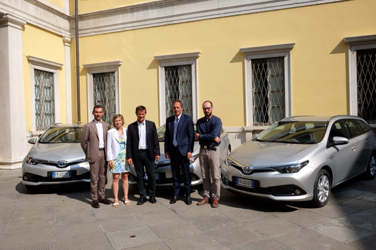 Comune di Bergamo, svolta… ibrida con tre auto “donate” dalla Sarco