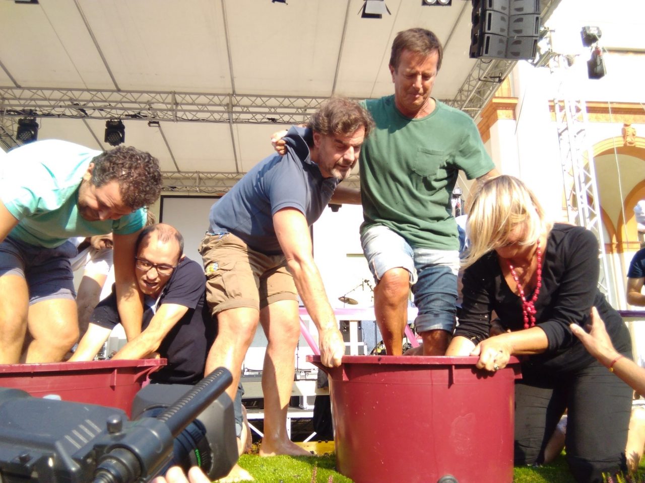 Gori si è messo a pigiare l’uva La Festa del Moscato in (tante) foto