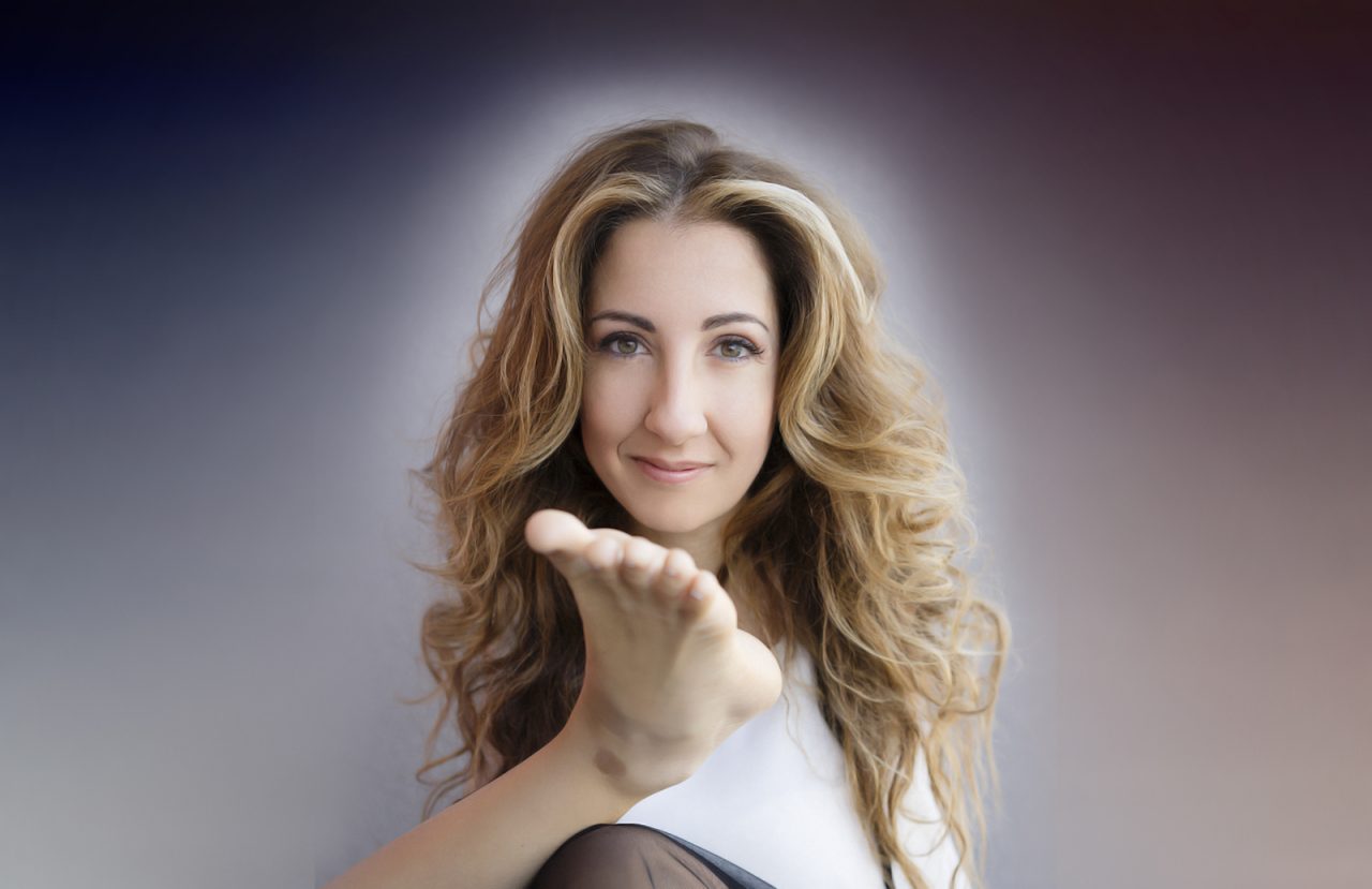 L’arte di sognare di Simona Atzori che, senza braccia, insegna a vivere
