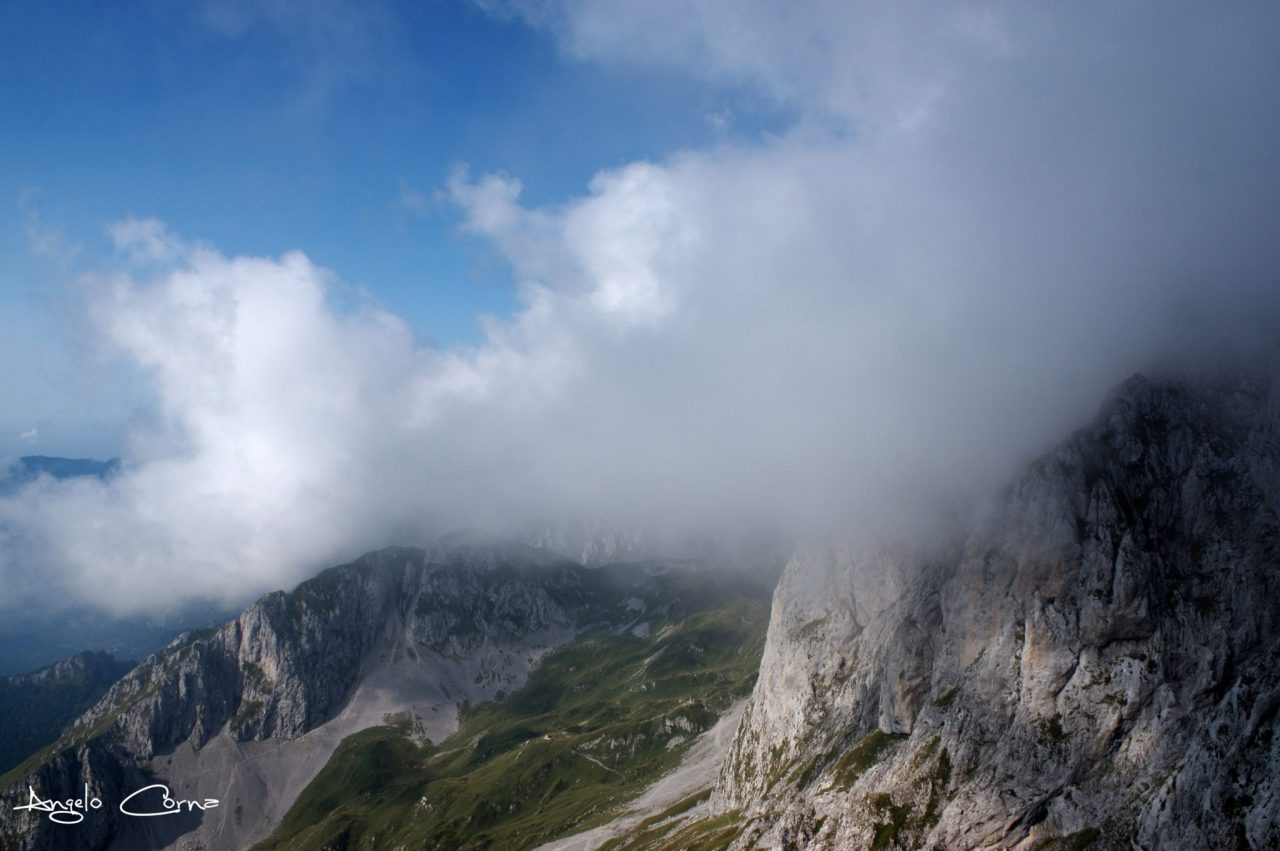 Tra le nubi, la Presolana – Angelo Corna