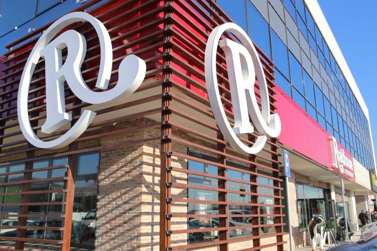 «Hinterland, troppi poli commerciali Persi 215mila mq di piccoli negozi»