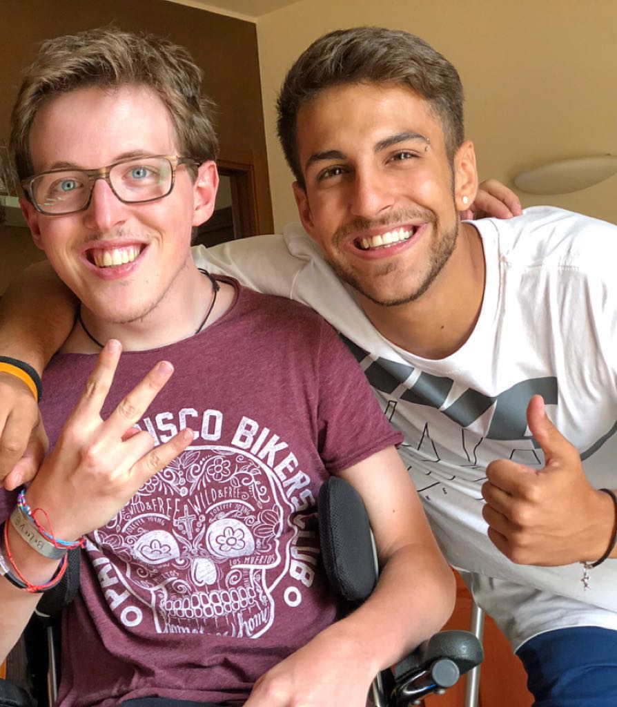Cris Brave e Andrea, una storia di sogni, amicizia e… insulti
