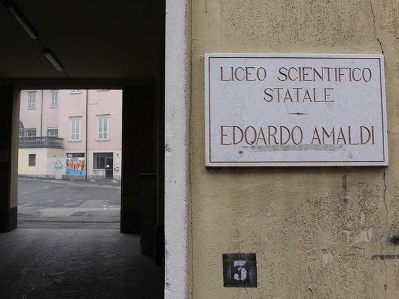 Quell’uscita pericolosa dal liceo Attacco al sindaco di Alzano L.do