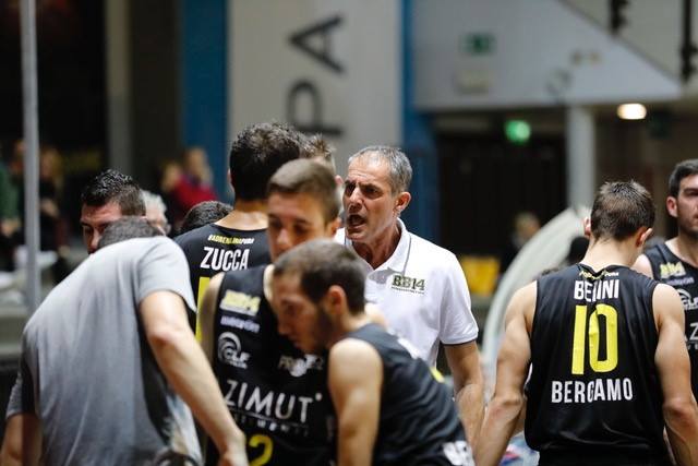 Il punto sul basket bergamasco BB14, doppia sberla che fa male
