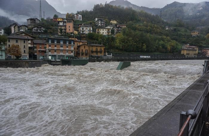 «Non arriva l’Apocalisse, però…» Il maltempo in tutta la Lombardia