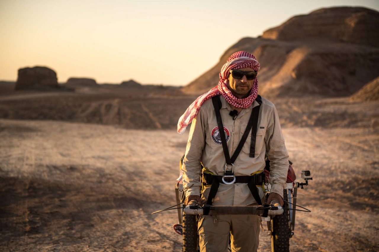 L’uomo che ha sfidato il deserto per capire come cambierà il mondo