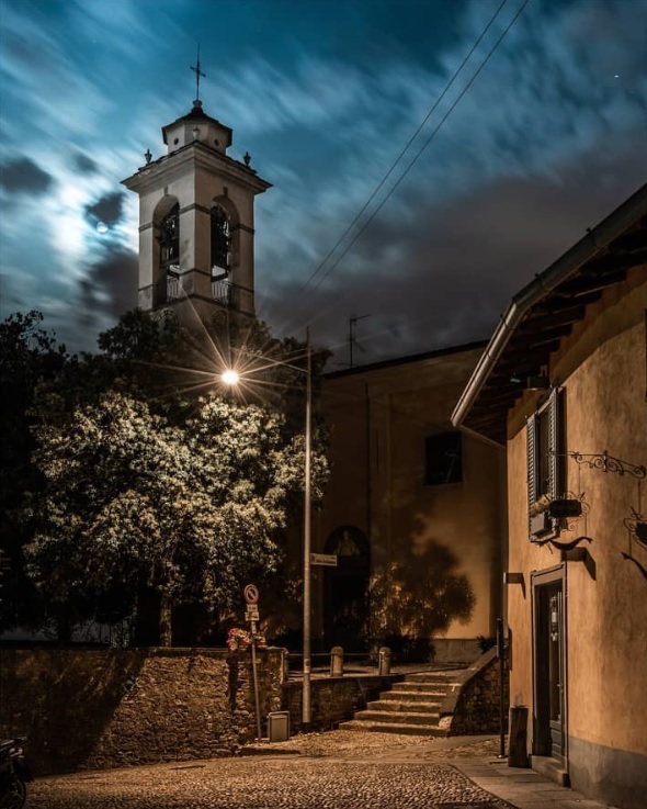 Stupendi angoli di Luna in Città Alta – Michele Gandolfi
